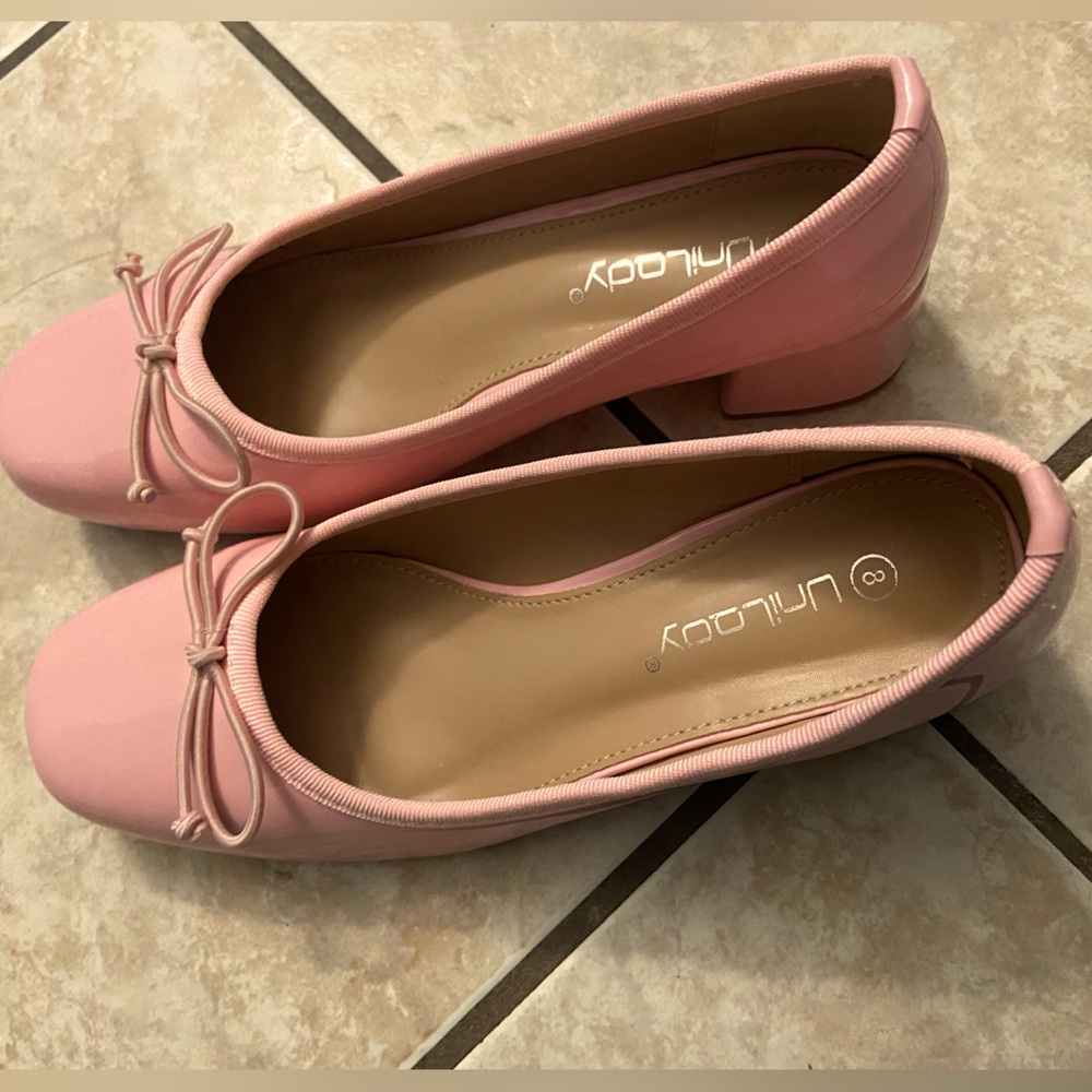 baby pink mary jane’s <33